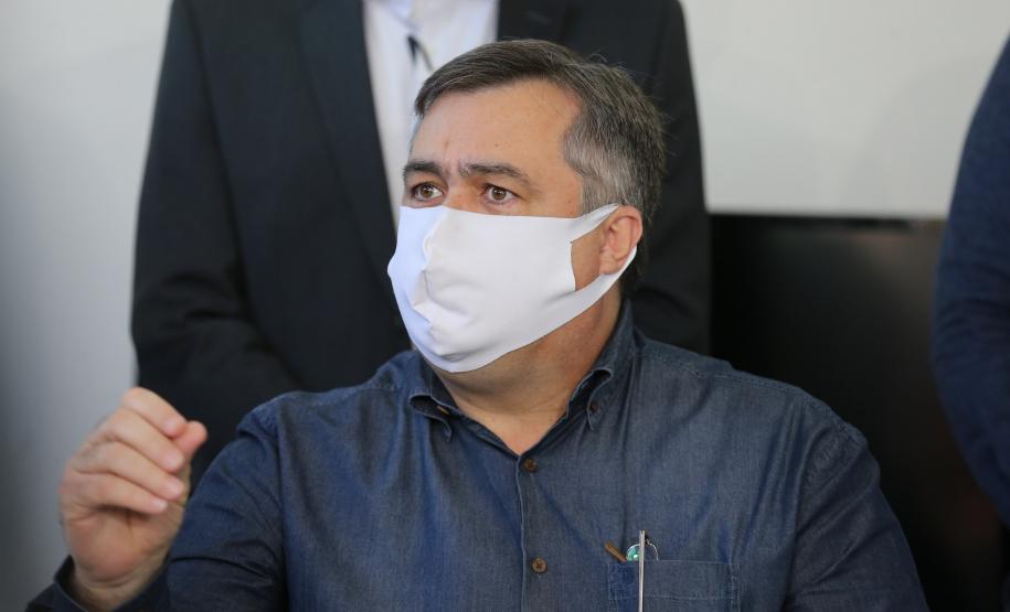 O secretário de Estado da Saúde Beto Preto entrega 57 novos leitos no Hospital Universitário (HU) de Londrina, sendo destinados exclusivamente aos pacientes confirmados e suspeitos da Covid-19, sendo 32 de UTI (adulto e pediátrica) e 25 de enfermaria. 20/07/2020