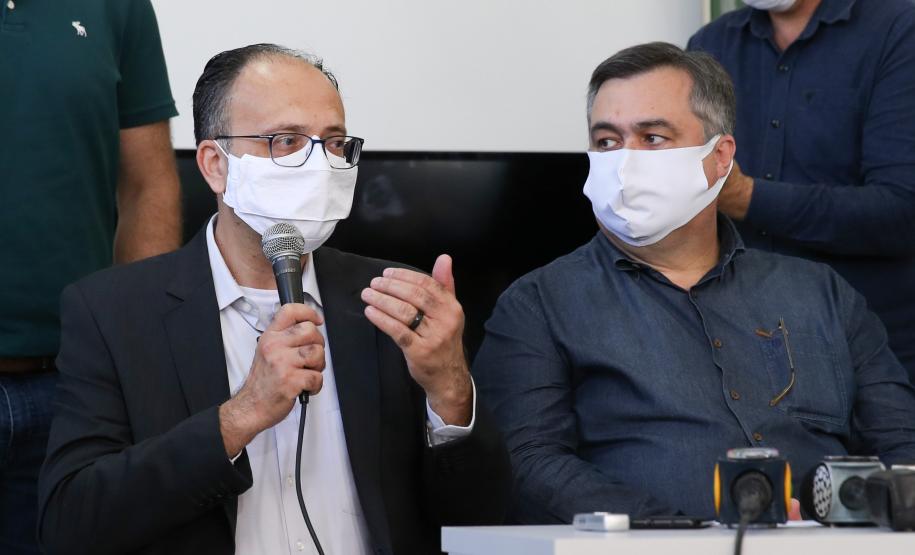 O secretário de Estado da Saúde Beto Preto entrega 57 novos leitos no Hospital Universitário (HU) de Londrina, sendo destinados exclusivamente aos pacientes confirmados e suspeitos da Covid-19, sendo 32 de UTI (adulto e pediátrica) e 25 de enfermaria. 20/07/2020