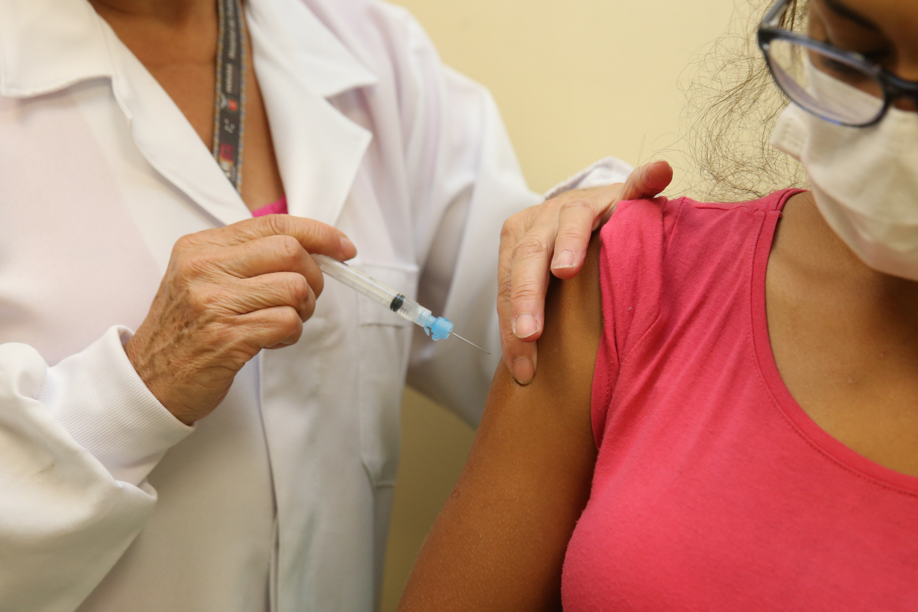 Paraná lidera ranking de perdas de vacinas contra o Covid-19 no Brasil —  Paraná