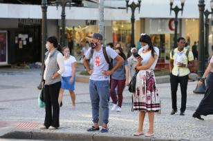 Governo propõe revogar a lei que impõe a obrigatoriedade do uso de máscaras no Paraná