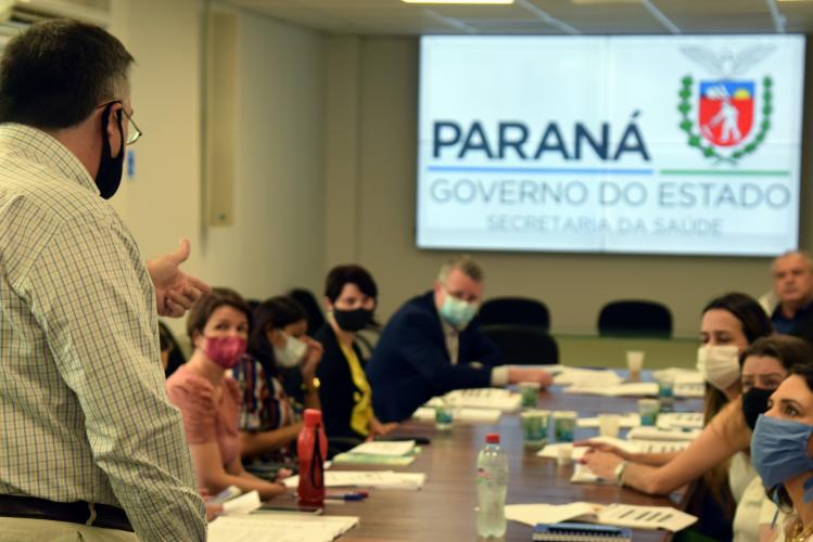 Secretário de Saúde debate novas regras para consórcios com representantes municipais