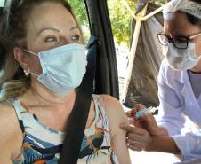 Paraná ultrapassa 1,4 mil trabalhadores da educação vacinados contra a Covid-19