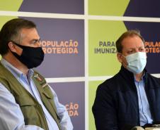 Além de Curitiba, novo lote de vacinas da Pfizer será distribuído para outros cinco municípios