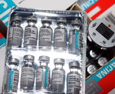 Paraná recebe mais 360.250 doses da vacina AstraZeneca contra a Covid-19
