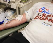 Com estoque 40% abaixo do ideal, Hemepar faz apelo à população para doar sangue.