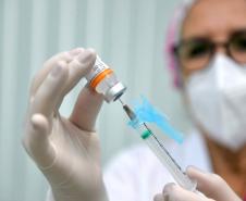 Três em cada quatro municípios vacinam a faixa dos 40 anos; 67 já venceram essa barreira