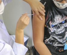 Paraná chega a 253 mil crianças vacinadas e secretário reforça importância da imunização