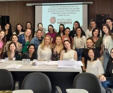 Profissionais que atuam em UTI neonatal do Paraná são capacitados no Método Canguru