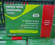 Paraná recebe novas doses da vacina antirrábica humana e alerta para cuidados com a doença