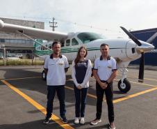 Pilotos que transportam órgãos encontram adolescente que recebeu um novo coração