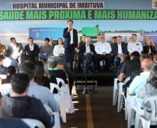 Estado libera R$ 12 milhões para 1º hospital de Imbituva e entrega matrículas de 171 casas
