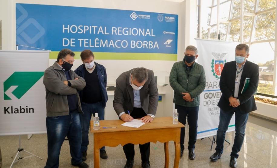 Secretário vistoria finalização da obra do Hospital Regional de Telêmaco Borba