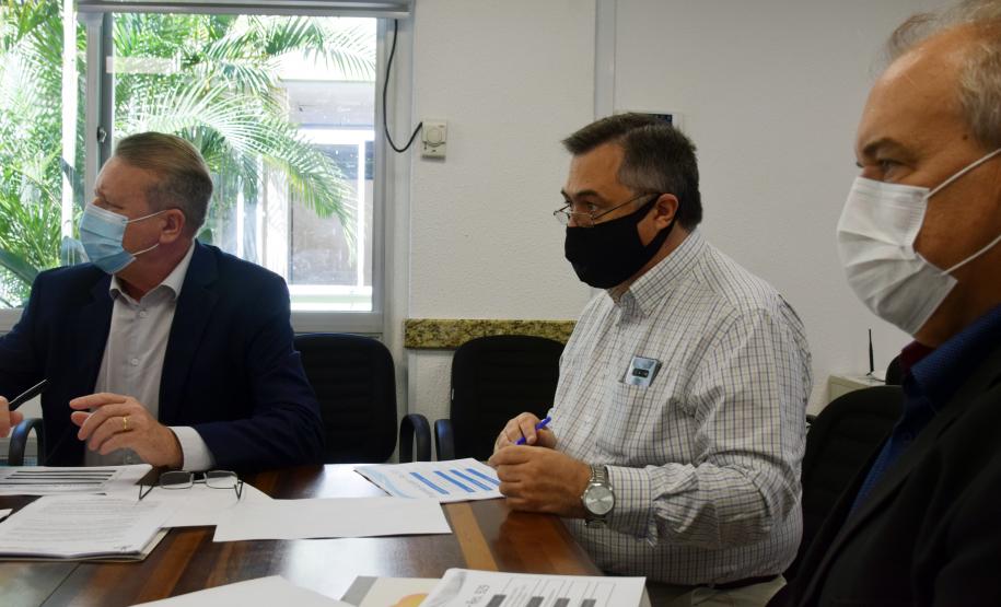 Secretário de Saúde debate novas regras para consórcios com representantes municipais