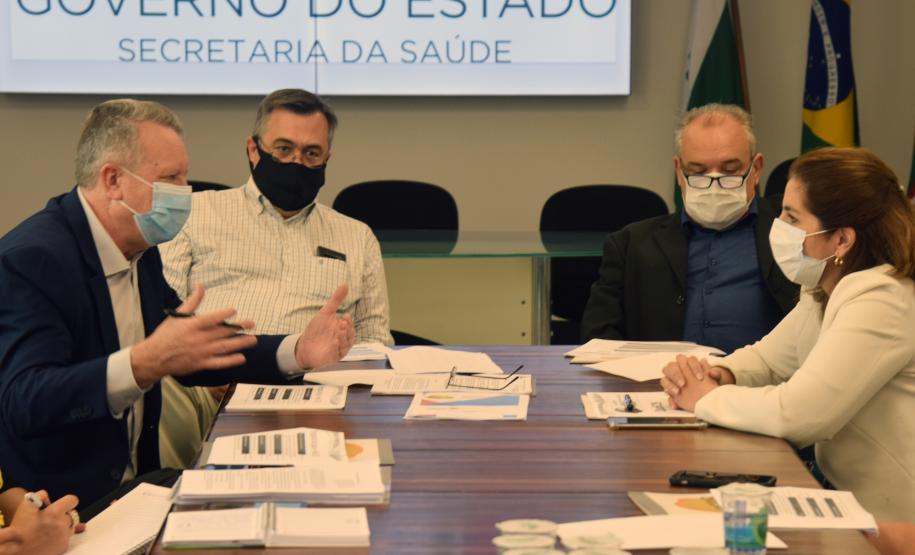 Secretário de Saúde debate novas regras para consórcios com representantes municipais