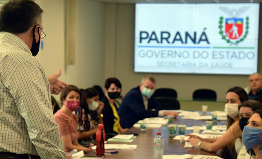 Secretário de Saúde debate novas regras para consórcios com representantes municipais