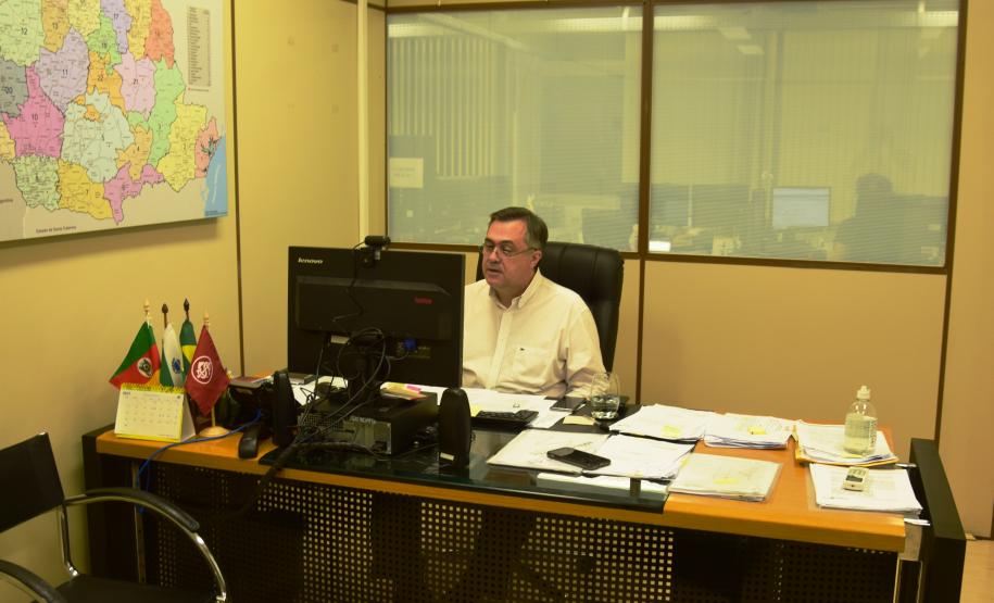 Mais Médicos Paraná realiza encontro para enfrentamento da pandemia