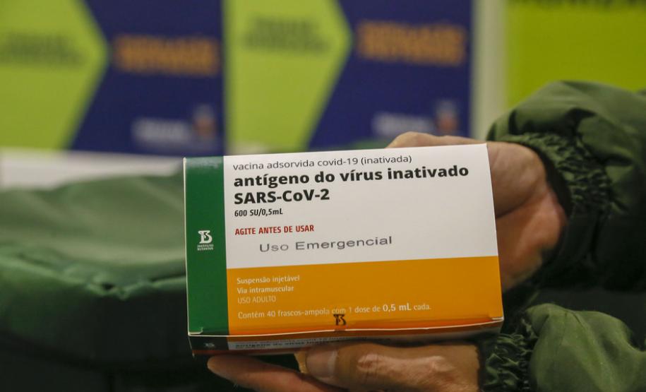 368 mil doses de vacinas contra a Covid-19 chegam ao Paraná nesta quinta
