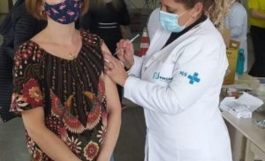 Paraná ultrapassa marca de 13,5 mil profissionais do Ensino Superior vacinados contra a Covid-19