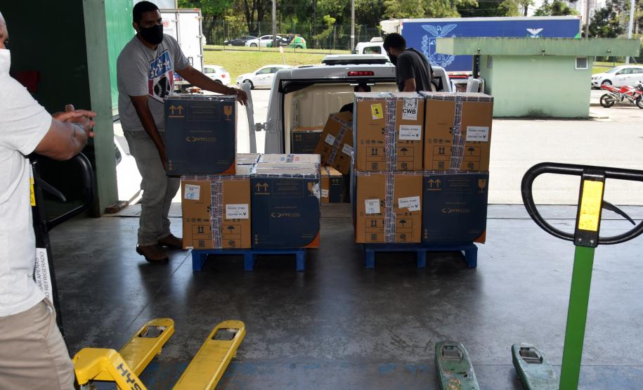 Semana inicia com a chegada de 161.460 novas doses de vacinas contra a Covid-19