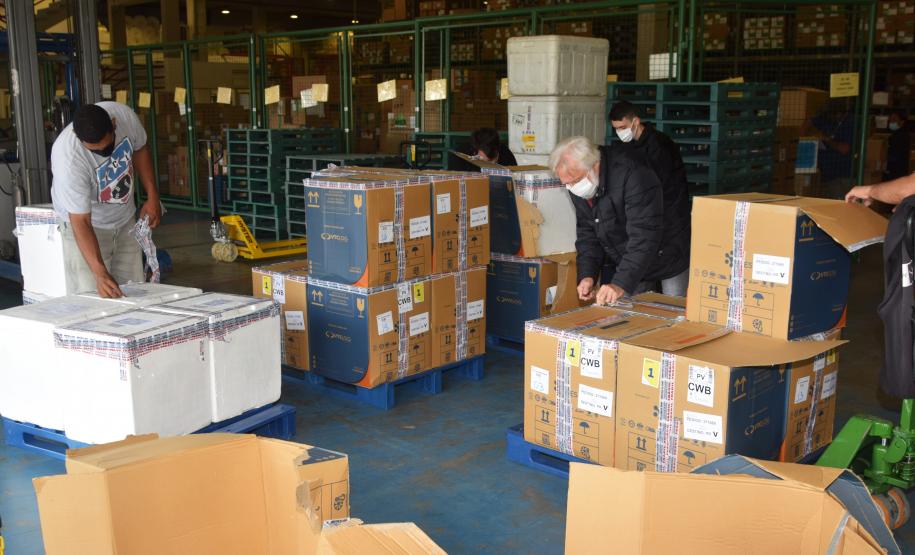 Semana inicia com a chegada de 161.460 novas doses de vacinas contra a Covid-19