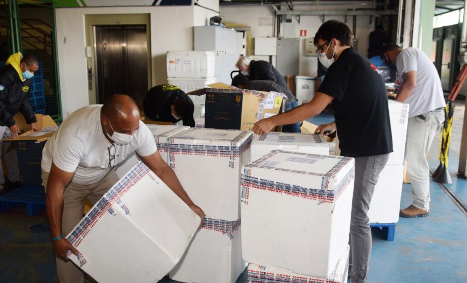 Semana inicia com a chegada de 161.460 novas doses de vacinas contra a Covid-19