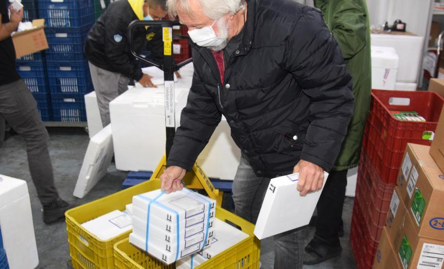 Semana inicia com a chegada de 161.460 novas doses de vacinas contra a Covid-19