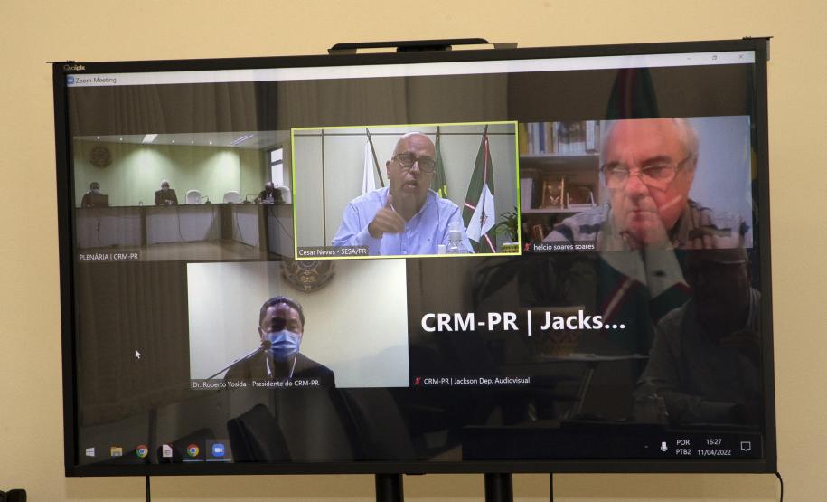 Sesa debate ações com o Conselho Regional de Medicina do Paraná