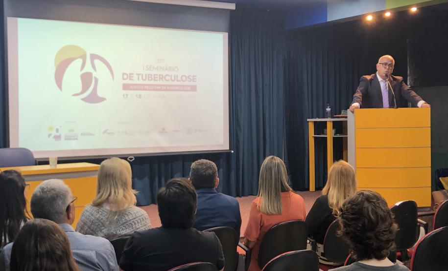Saúde promove seminário e aborda importância do tratamento contra a tuberculose