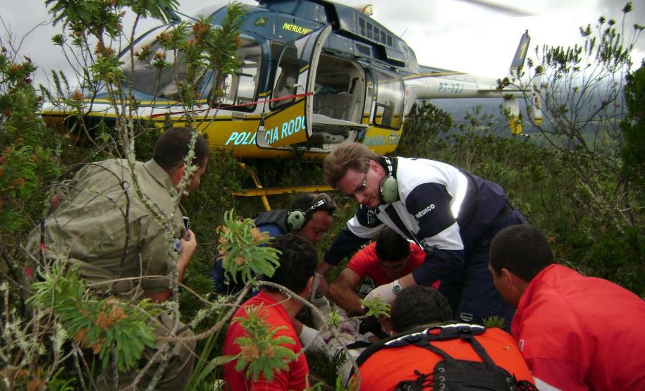 Serviço aeromédico do Paraná bate recorde histórico em 2023 com mais de 4 mil atendimentos