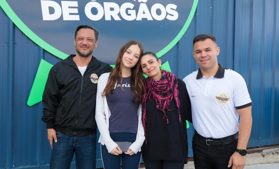 Pilotos que transportam órgãos encontram adolescente que recebeu um novo coração