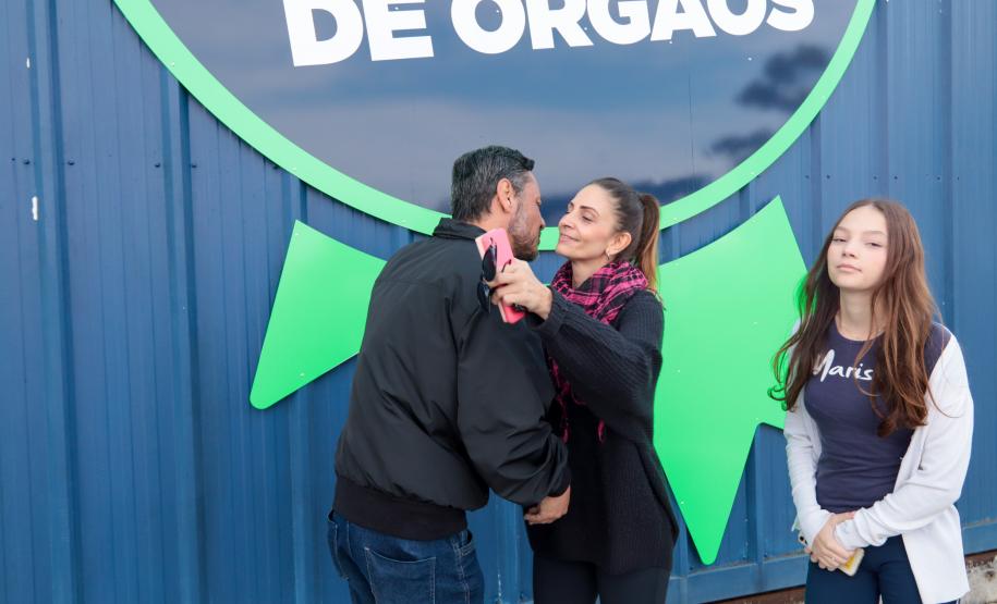 Pilotos que transportam órgãos encontram adolescente que recebeu um novo coração