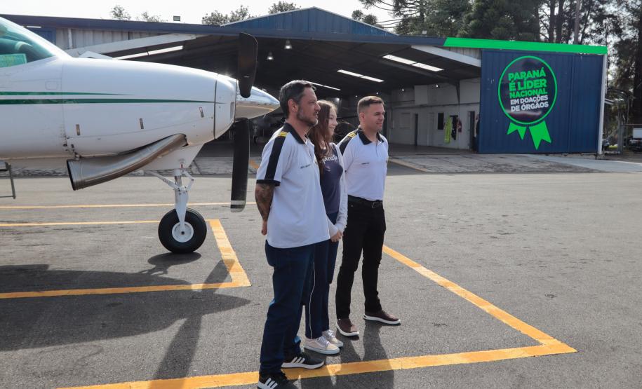 Pilotos que transportam órgãos encontram adolescente que recebeu um novo coração