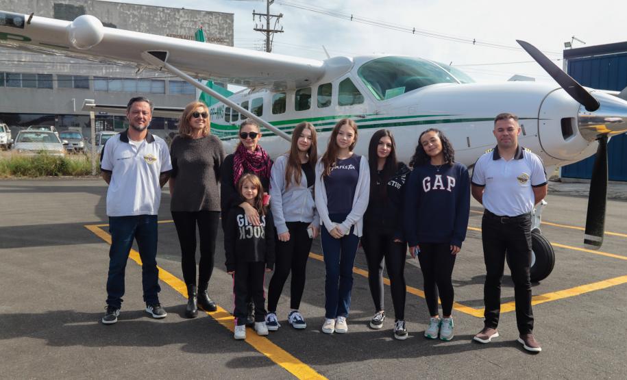 Pilotos que transportam órgãos encontram adolescente que recebeu um novo coração