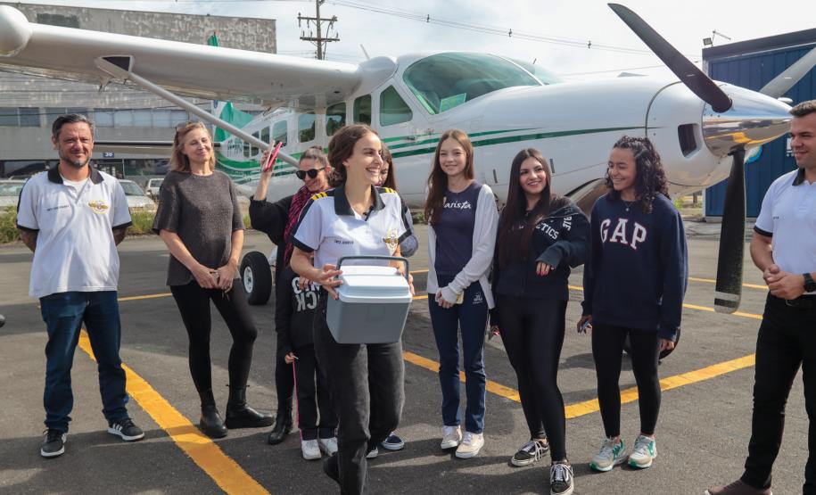 Pilotos que transportam órgãos encontram adolescente que recebeu um novo coração