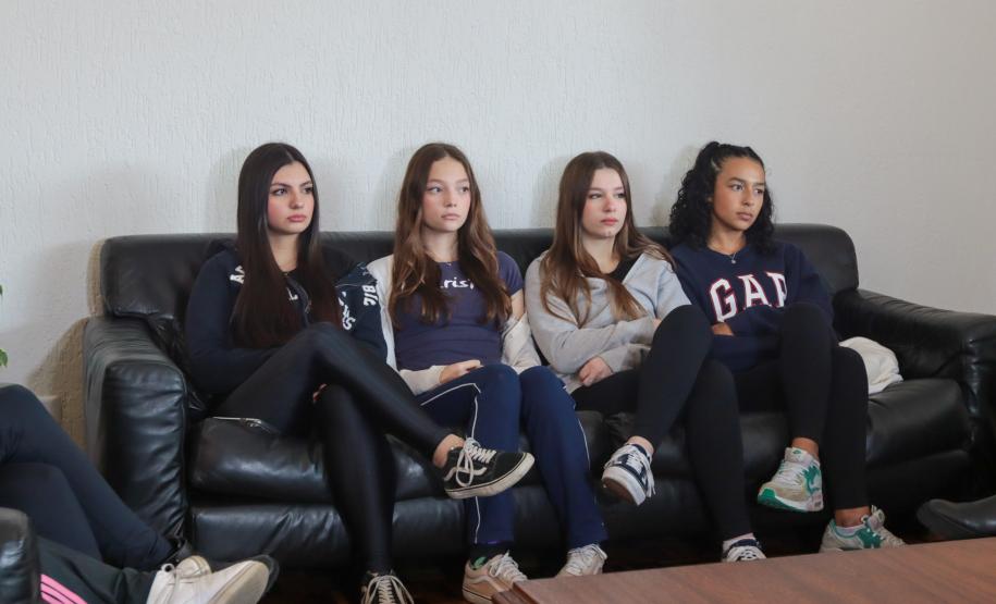 Pilotos que transportam órgãos encontram adolescente que recebeu um novo coração