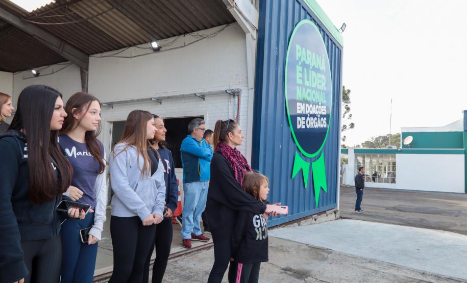 Pilotos que transportam órgãos encontram adolescente que recebeu um novo coração