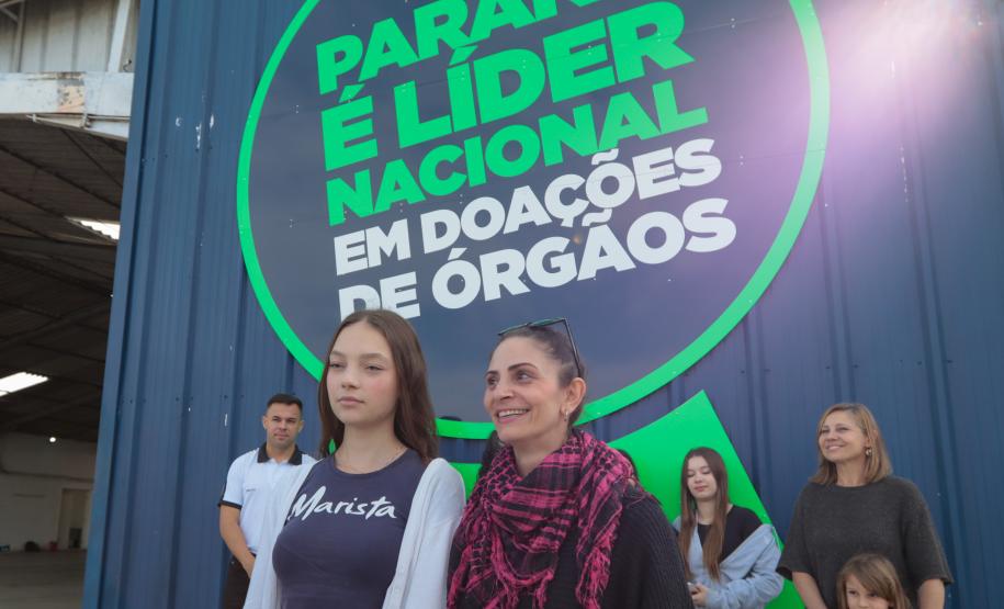 Pilotos que transportam órgãos encontram adolescente que recebeu um novo coração