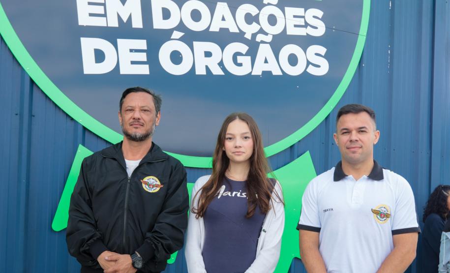 Pilotos que transportam órgãos encontram adolescente que recebeu um novo coração