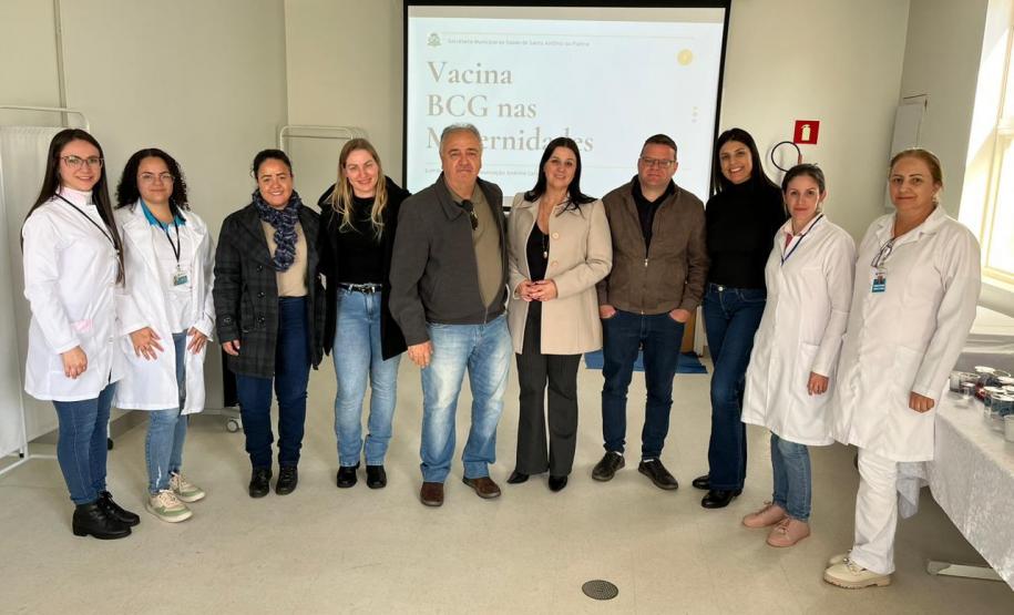 Saúde capacita profissionais para aplicar vacina BCG em bebês já na maternidade